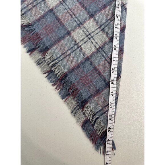 Ben Nevis Pure New Wool Plaid Triangle Scarf Gray Fringe Great Britain Preppy - Picture 8 of 9